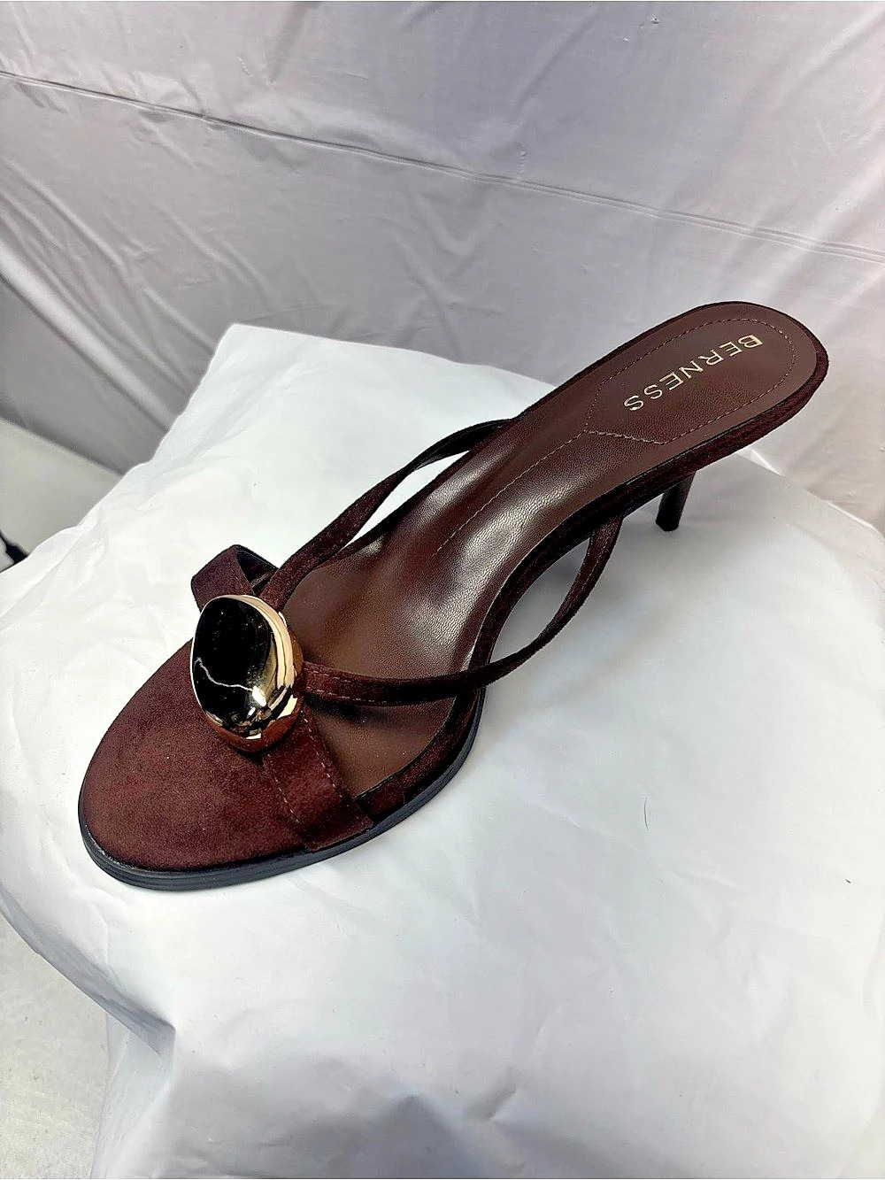 Bernies Royalty Brown Heels US 8 Like New